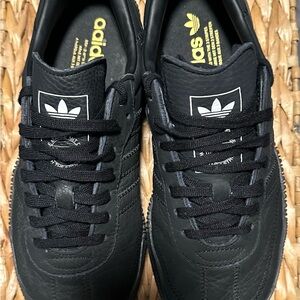 Black Adidas Sambarose